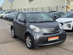 Grau Gebraucht 2012 Toyota iQ Kleinwagen | 8.990 € (Etwas zu teuer)