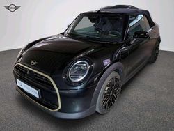 Schwarz Gebraucht 2024 Mini Cooper Cabriolet Favoured Cabrio | 37.143 € (Etwas zu teuer)