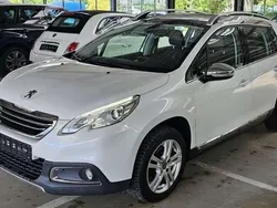Perlmuttweiß metallic Gebraucht 2014 Peugeot 2008 Allure SUV | 9.990 € (Etwas zu teuer)