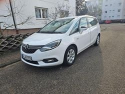 Weiß Gebraucht 2018 Opel Zafira Tourer Edition Van / Kleinbus | 7.500 € (Fairer Preis)