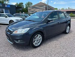 Blau Gebraucht 2009 Ford Focus Ghia Limousine | 3.990 € (Fairer Preis)