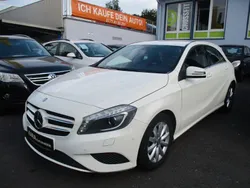 Weiß Gebraucht 2012 Mercedes A180 Limousine | 10.950 € (Teuer)