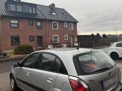 Grau Gebraucht 2008 Kia Rio Kleinwagen | 1.300 €