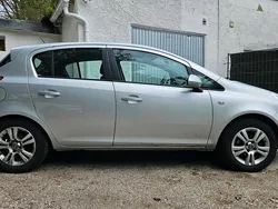 Silber Gebraucht 2013 Opel Corsa Limousine | 4.099 €
