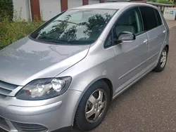 Silber Gebraucht 2005 VW Golf Plus Cross Van / Kleinbus | 2.900 €