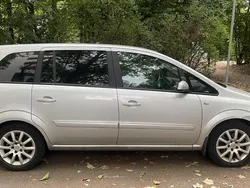 Silber Gebraucht 2006 Opel Zafira Van / Kleinbus | 1.300 € (Superpreis)