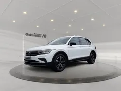 Weiß Gebraucht 2021 VW Tiguan Active SUV | 30.440 € (Teuer)