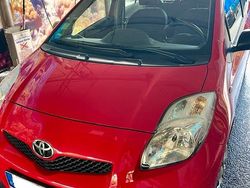 Rot Gebraucht 2010 Toyota Yaris Kleinwagen | 6.900 €