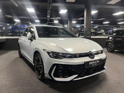 Blau Gebraucht 2024 VW Golf VIII R-line Limousine | 31.990 € (Fairer Preis)