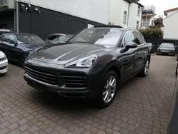 Grau (metallic) Gebraucht 2020 Porsche Cayenne SUV | 58.900 €