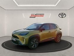 Warm gold metallic, dach schwarz Gebraucht 2021 Toyota Yaris Hybrid Edition | 23.750 € (Fairer Preis)