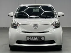 Weiß Gebraucht 2010 Toyota iQ Basis Kleinwagen | 8.450 € (Etwas zu teuer)