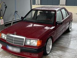 Rot Gebraucht 1991 Mercedes 190 Limousine | 8.500 €