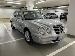 Kia Opirus