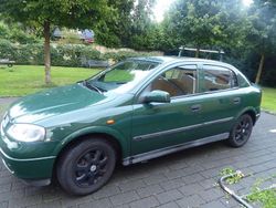 Grün Gebraucht 1998 Opel Astra Limousine | 1.950 € (Fairer Preis)