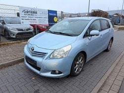 Blau Gebraucht 2011 Toyota Verso Executive Van / Kleinbus | 5.999 € (Fairer Preis)