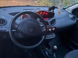 Schwarz Gebraucht 2009 Renault Twingo Kleinwagen | 2.350 €