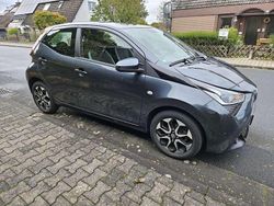 Grau Gebraucht 2019 Toyota Aygo X-play Kleinwagen | 8.450 € (Guter Preis)