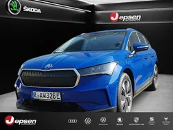 Blau Gebraucht 2024 Skoda Enyaq iV Loft SUV | 40.470 € (Guter Preis)