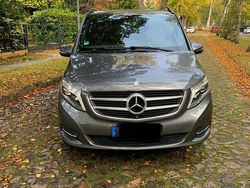 Grau Gebraucht 2014 Mercedes V250 Edition 1 Van / Kleinbus | 29.900 € (Fairer Preis)