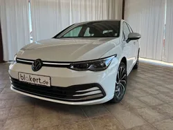 Weiß Gebraucht 2022 VW Golf VIII Style Limousine | 26.650 € (Fairer Preis)