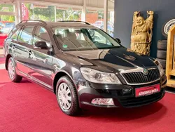 Schwarz Gebraucht 2010 Skoda Octavia Ambiente Kombi | 6.890 € (Fairer Preis)
