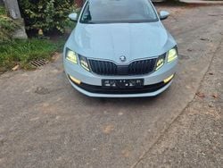 Weiß Gebraucht 2020 Skoda Octavia Ambition Kombi | 13.500 € (Fairer Preis)