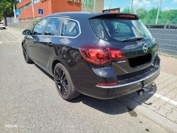 Schwarz Gebraucht 2015 Opel Astra Kombi | 4.444 € (Fairer Preis)