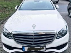 Weiß Gebraucht 2016 Mercedes E220 Avantgarde Limousine | 22.999 € (Superpreis)