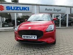 Rot Neu 2025 Suzuki Swift Comfort+ Limousine | 19.990 €