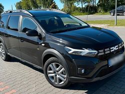 Schwarz Gebraucht 2023 Dacia Jogger Extreme Van / Kleinbus | 20.999 € (Fairer Preis)