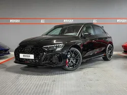 Mythosschwarz metallic Gebraucht 2023 Audi RS3 Sport Kleinwagen | 64.490 € (Teuer)