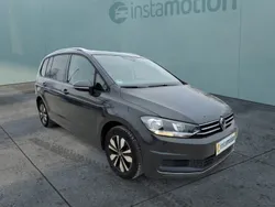 Grau Gebraucht 2024 VW Touran Move Van / Kleinbus | 37.120 € (Fairer Preis)