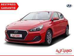 Rot Gebraucht 2018 Hyundai i30 Limousine | 15.990 € (Fairer Preis)