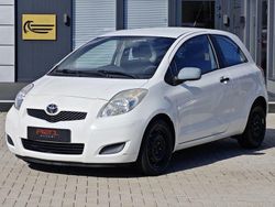 Weiß Gebraucht 2009 Toyota Yaris Cool Limousine | 2.999 € (Guter Preis)