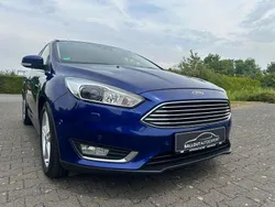 Blau Gebraucht 2016 Ford Focus Titanium Limousine | 7.750 € (Fairer Preis)
