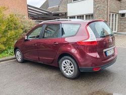 Rot Gebraucht 2014 Renault Grand Scénic III Initiale Paris Van / Kleinbus | 5.700 € (Fairer Preis)