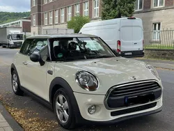 Weiß Gebraucht 2015 Mini ONE Kleinwagen | 5.700 € (Fairer Preis)