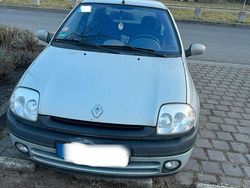 Gebraucht 1999 Renault Clio II Kleinwagen | 800 € (Etwas zu teuer)
