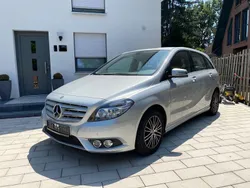 Silber Gebraucht 2012 Mercedes B180 Van / Kleinbus | 12.299 € (Fairer Preis)