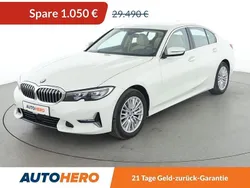 Weiß Gebraucht 2019 BMW 320 Luxury Line Limousine | 28.440 € (Guter Preis)