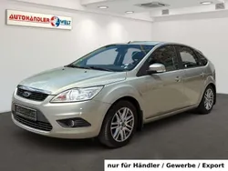 Grün Gebraucht 2008 Ford Focus Ghia Limousine | 899 € (Superpreis)