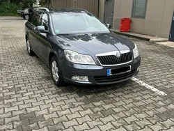 Grau Gebraucht 2011 Skoda Octavia Ambition Kombi | 6.150 € (Guter Preis)