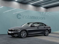 Grau Gebraucht 2021 BMW 320 Limousine | 30.489 € (Guter Preis)