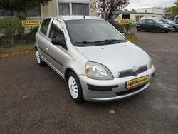 Silber Gebraucht 2002 Toyota Yaris Limousine | 2.499 € (Fairer Preis)