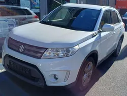Pearl cool white metallic, znl Gebraucht 2015 Suzuki Vitara Comfort SUV | 13.200 € (Fairer Preis)