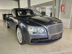 Grau Gebraucht 2015 Bentley Flying Spur Limousine | 63.880 € (Etwas zu teuer)