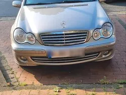 Grau Gebraucht 2005 Mercedes C180 Limousine | 4.500 €