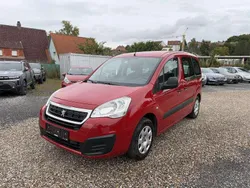 Rouge ardent Gebraucht 2018 Peugeot Partner Van / Kleinbus | 12.890 € (Fairer Preis)