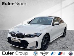 Weiss Gebraucht 2024 BMW 330e M Sport Limousine | 43.489 € (Fairer Preis)